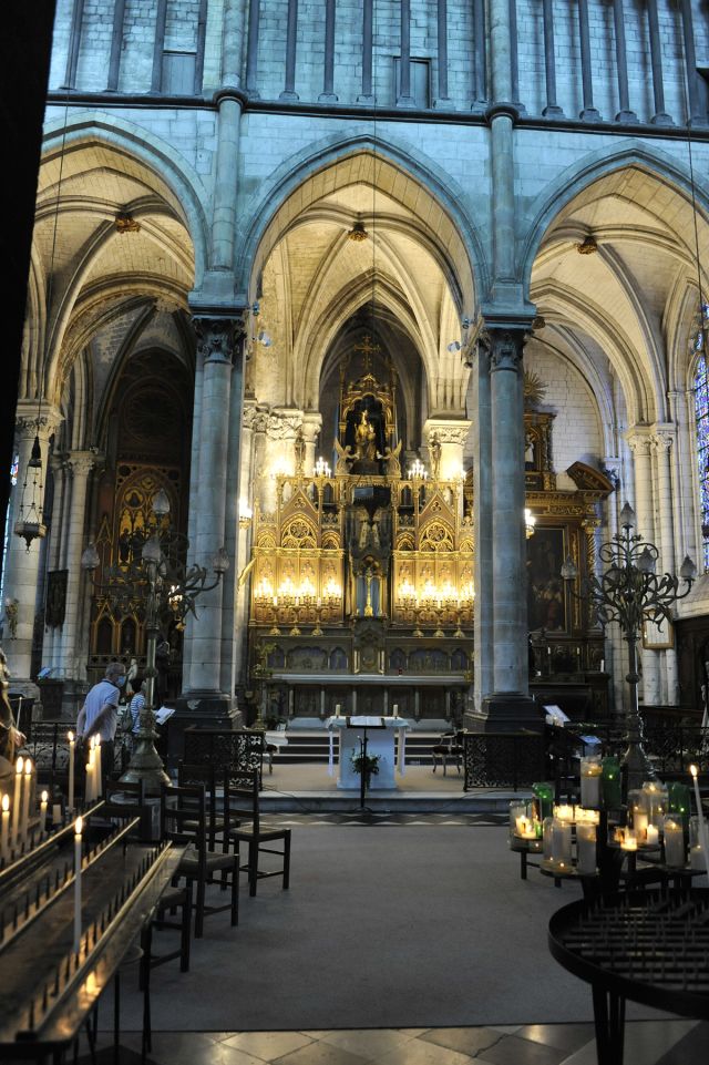 Cathédrale Notre-Dame proche de : Camping Beauséjour