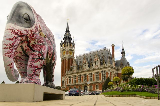 Hôtel de Ville et Beffroi de Calais  proche de : Camping de La Plage