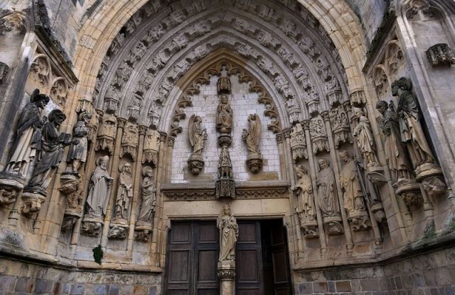 Eglise de Saint-Saulve proche de : Domaine Verte Vallée