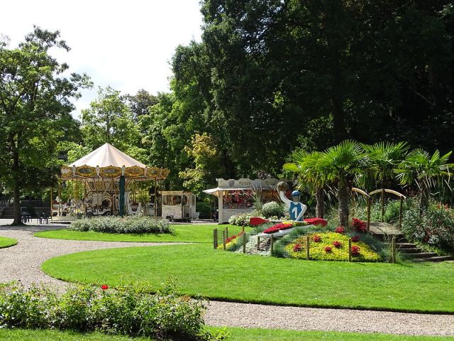 Jardin public de Saint-Omer proche de : Camping Beauséjour